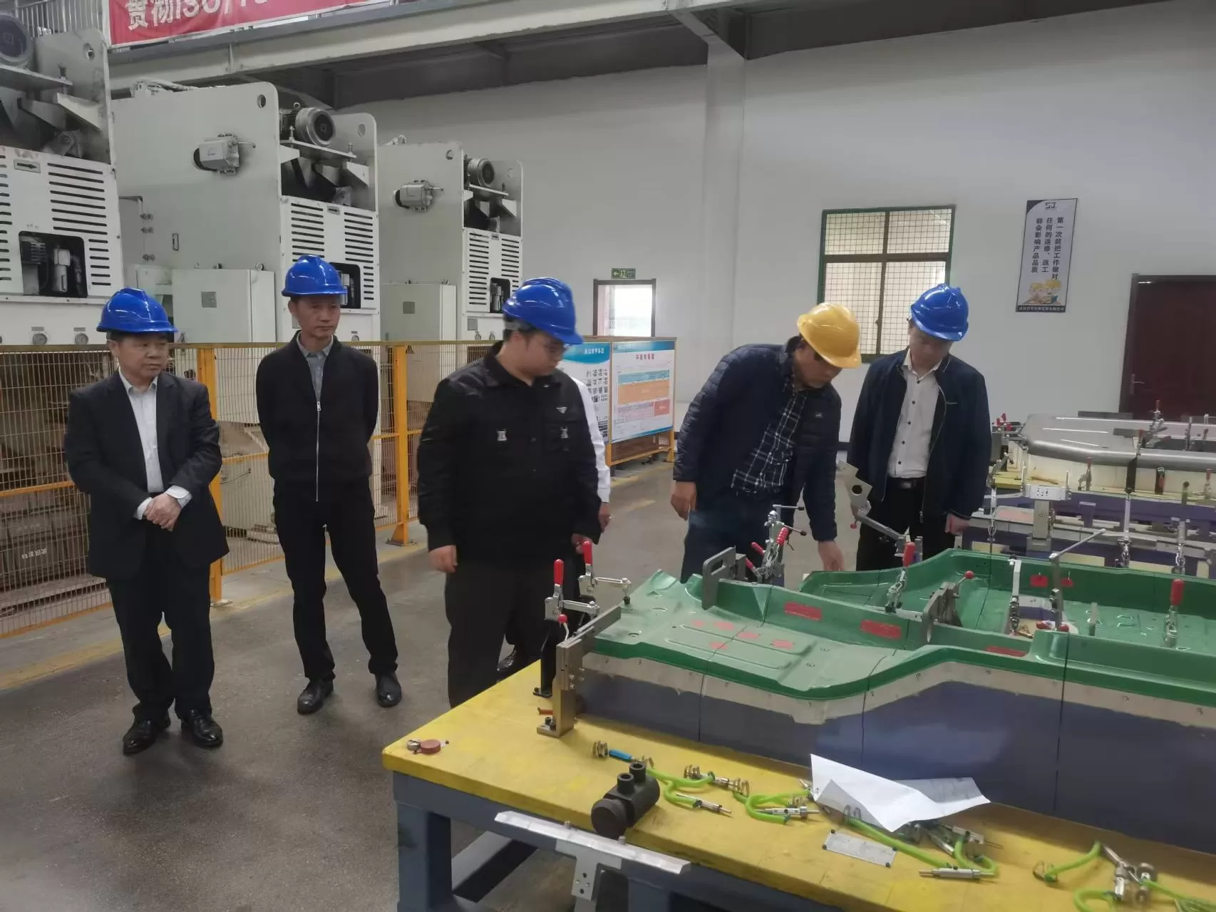 Vietnamese Carvivu Company Delegation Visits Wuhan Shoujia Industrial Development Co., Ltd. to Explore Collaboration on Welding and Manufacturing Processes